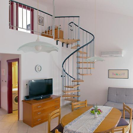 Pino Lägenhet Pula Exteriör bild